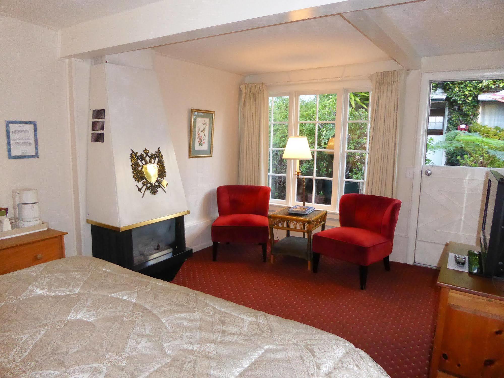 Carmel Fireplace Inn Eksteriør billede